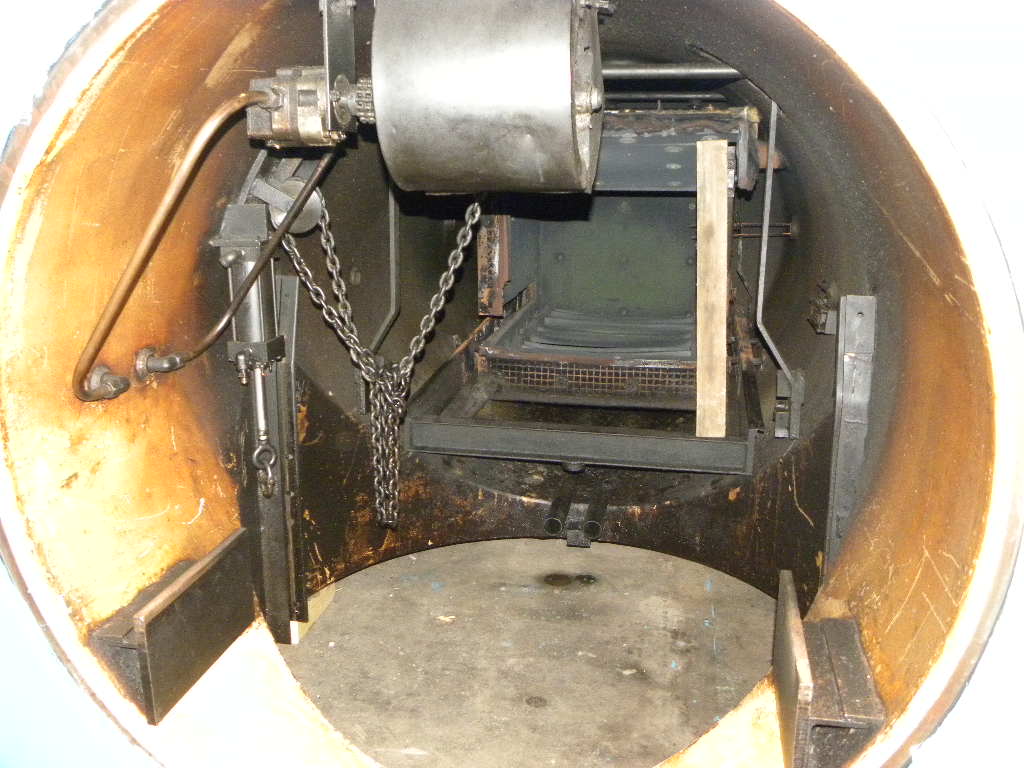 In-Out Style Vacuum Oil Quench Furnace