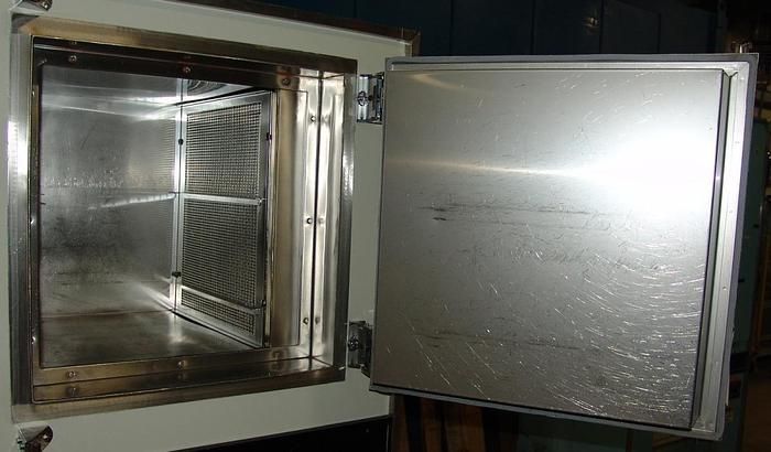 16.5''W x 19.7"H x 18"L Blue M 206 Inert Gas Clean Room Cabinet Oven, 500°F, 208V Single Phase