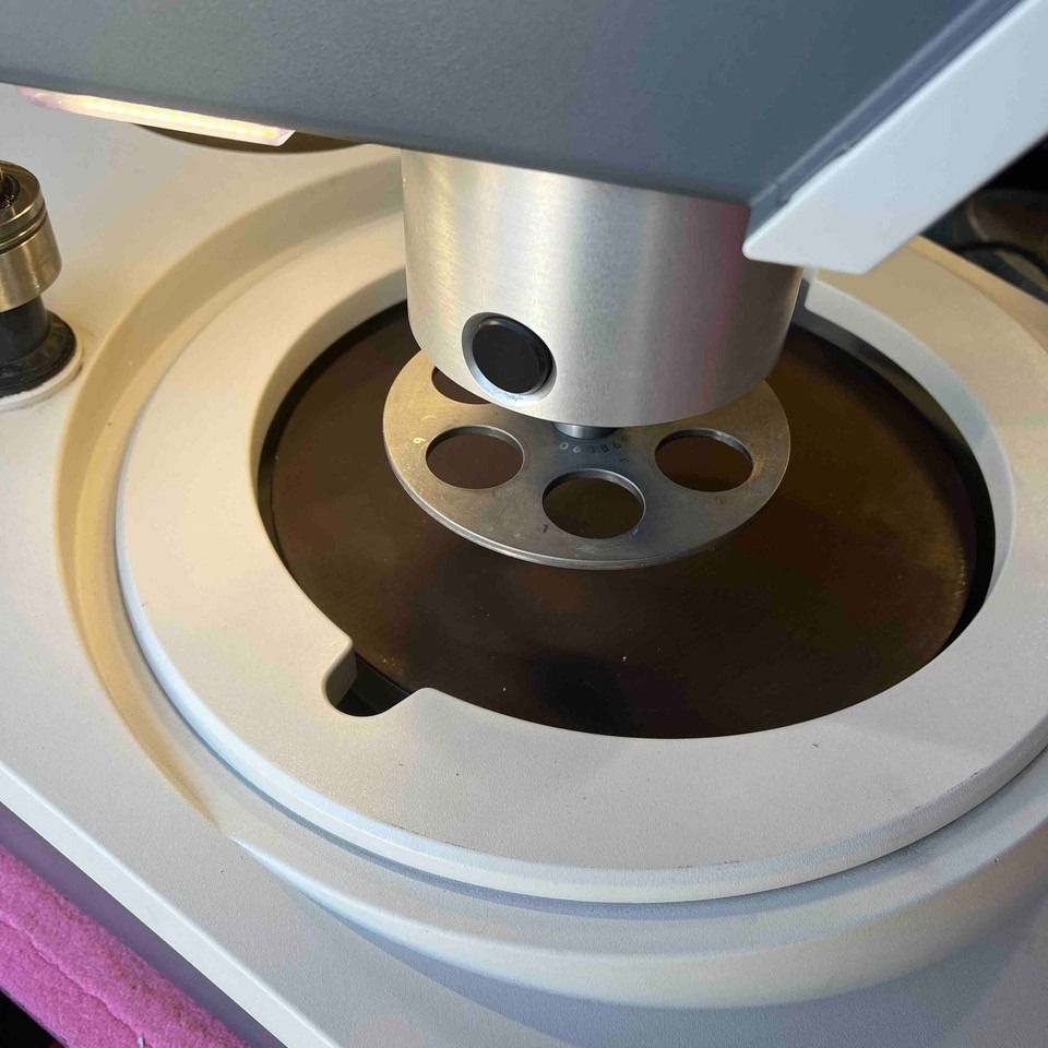 Struers LaboPol-30 Semi-Auto 12″ Polisher