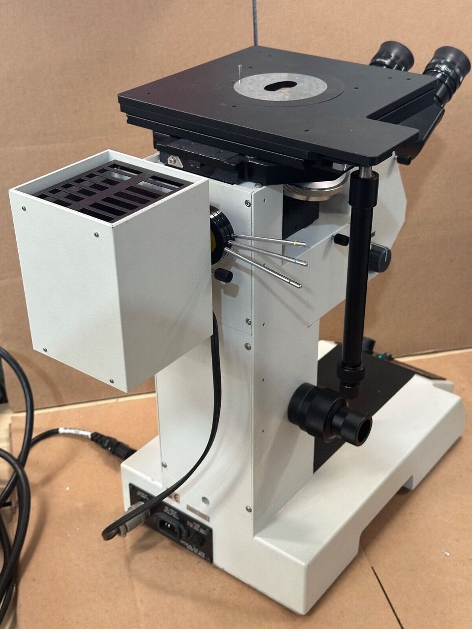 Unitron Versamet 3 Inverted Metallographic Microscope