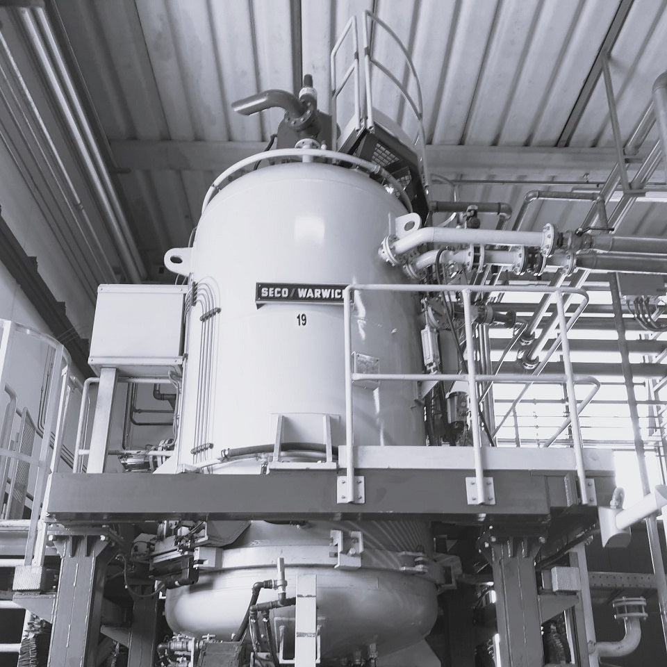 VERTICAL VACUUM FURNACE